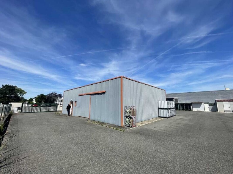 Light Industrial in Fontenilles for sale - Building Photo - Image 3 of 10
