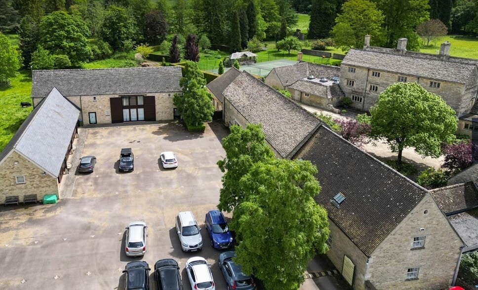 Medcroft Rd, Tackley to rent - Primary Photo - Image 1 of 2
