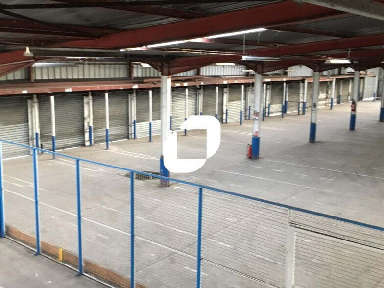 Light Industrial in Chilly-Mazarin to rent - Interior Photo - Image 2 of 4