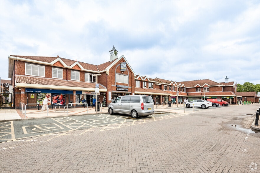 Dean Row Rd, Wilmslow to rent - Building Photo - Image 1 of 2