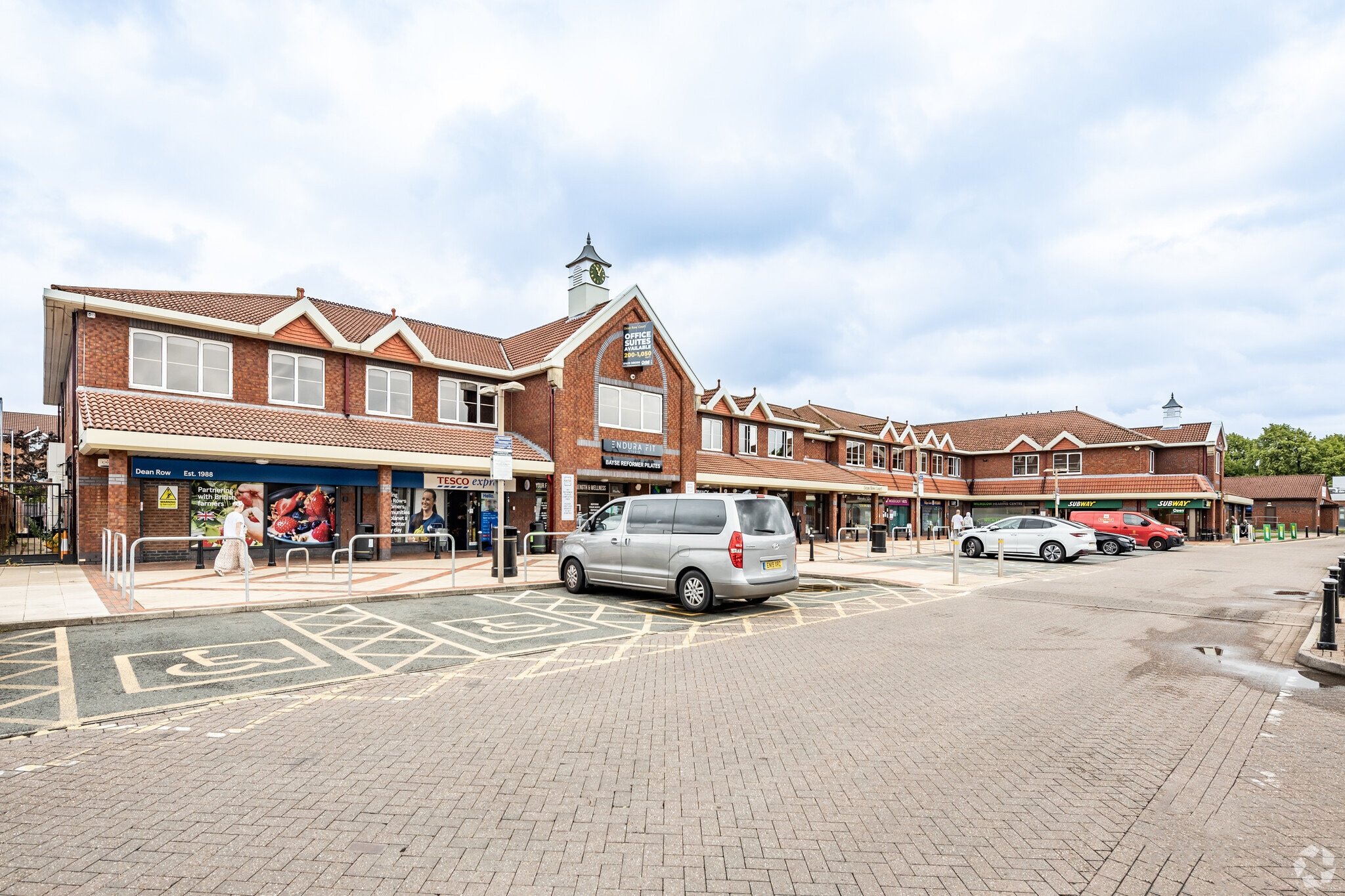 Dean Row Rd, Wilmslow to rent Building Photo- Image 1 of 3
