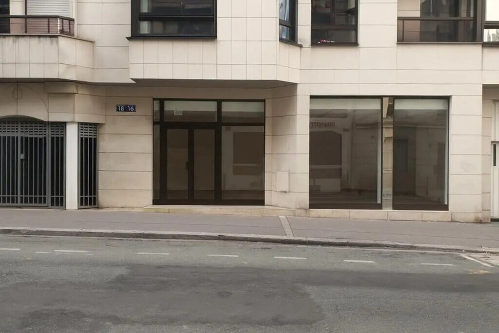 Location Bureaux 95 m² - Photo 1