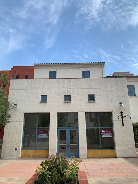 270 S Raymond Ave, Pasadena, CA for rent - Building Photo - Image 1 of 8