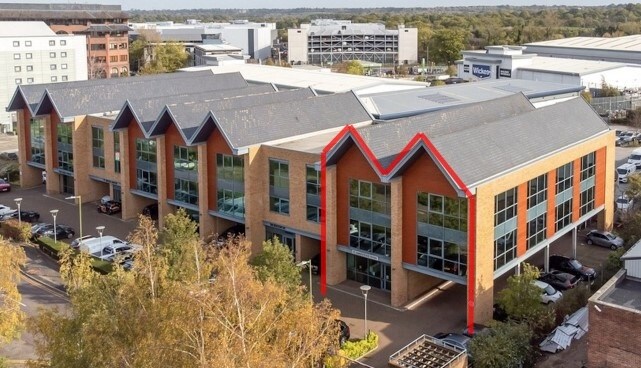 Warwick Rd, Borehamwood for sale Building Photo- Image 1 of 1