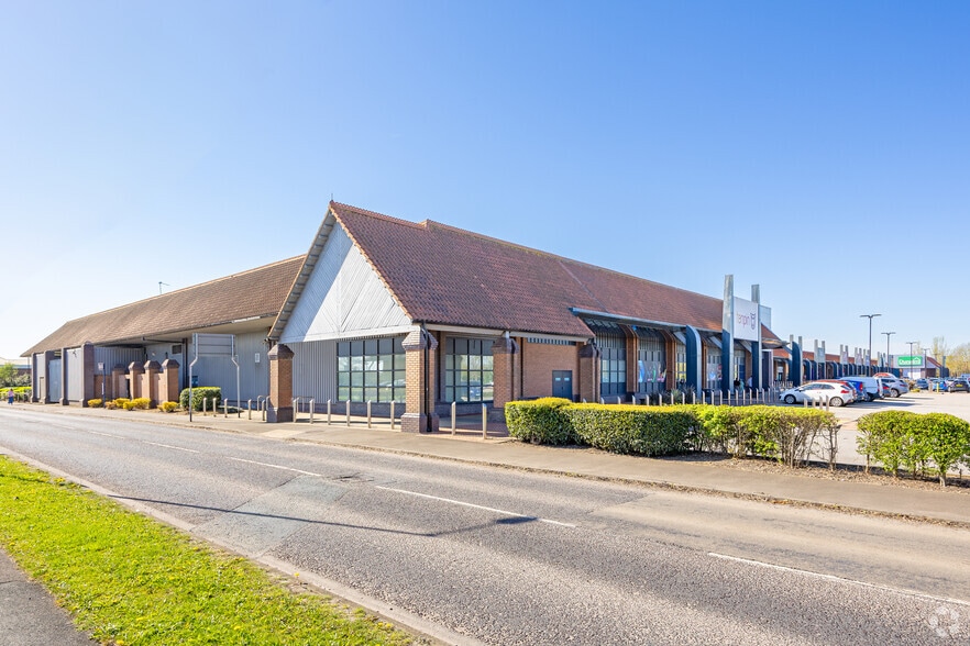Clifton Moor, York to rent - Building Photo - Image 3 of 4