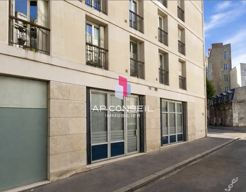 Office in Versailles to rent Building Photo- Image 1 of 7