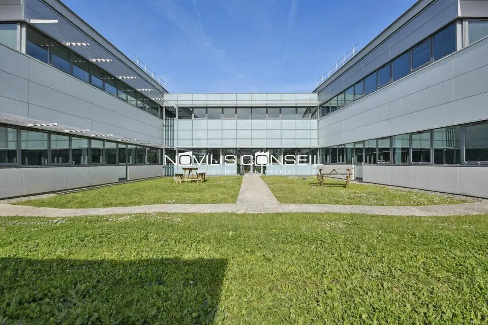 Office in Labège to rent Building Photo- Image 1 of 9