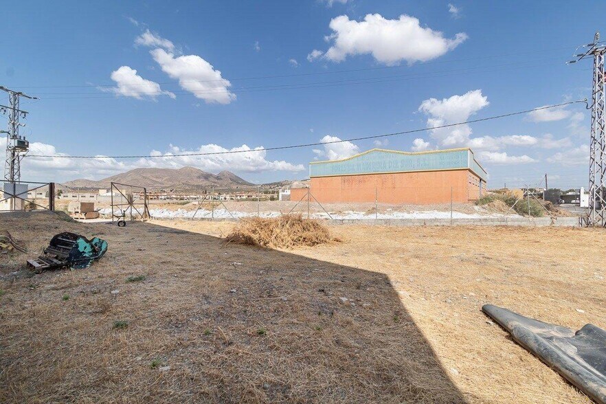 Calle Madroño, 4, Atarfe, Granada for sale - Building Photo - Image 2 of 8