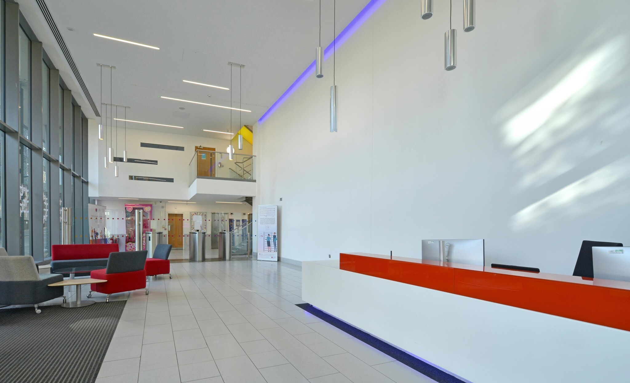 St Peters Sq, Stockport to rent Interior Photo- Image 1 of 17