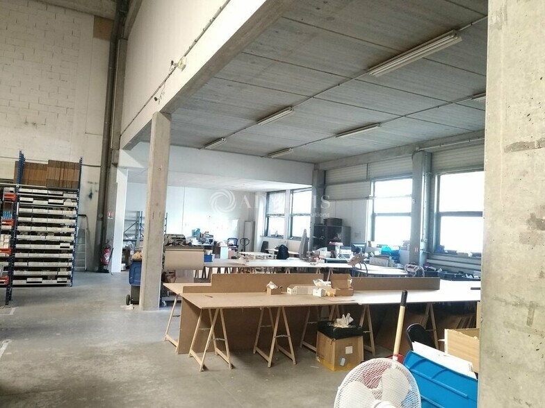 128 Bis Avenue Jean Jaurès, Ivry-sur-Seine to rent - Building Photo - Image 3 of 9