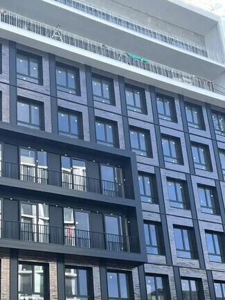 More details for 7-9 Rue Stephenson, Montigny-le-Bretonneux - Office for Sale