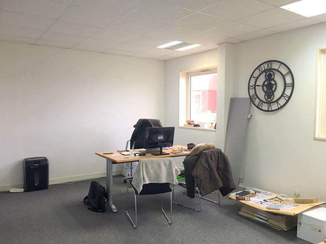 Office in Croissy-sur-Seine to rent Interior Photo- Image 1 of 6