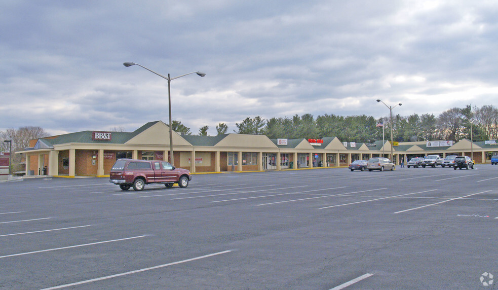 2857 Stuarts Draft Hwy, Stuarts Draft, VA for rent - Primary Photo - Image 1 of 3