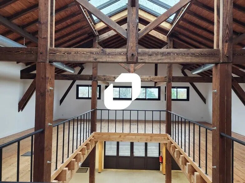 Light Industrial in Bordeaux for sale - Building Photo - Image 2 of 9