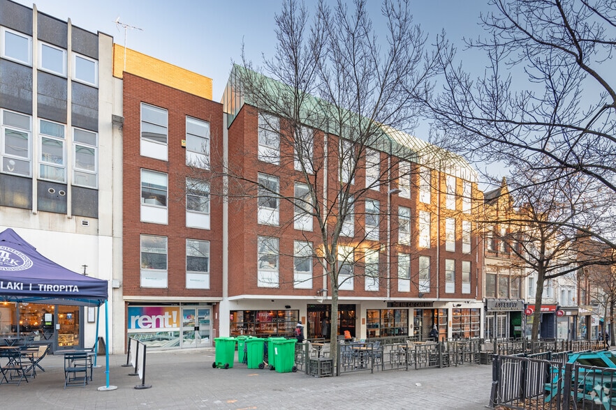 8-18 Chapel Bar, Nottingham to rent - Building Photo - Image 1 of 4