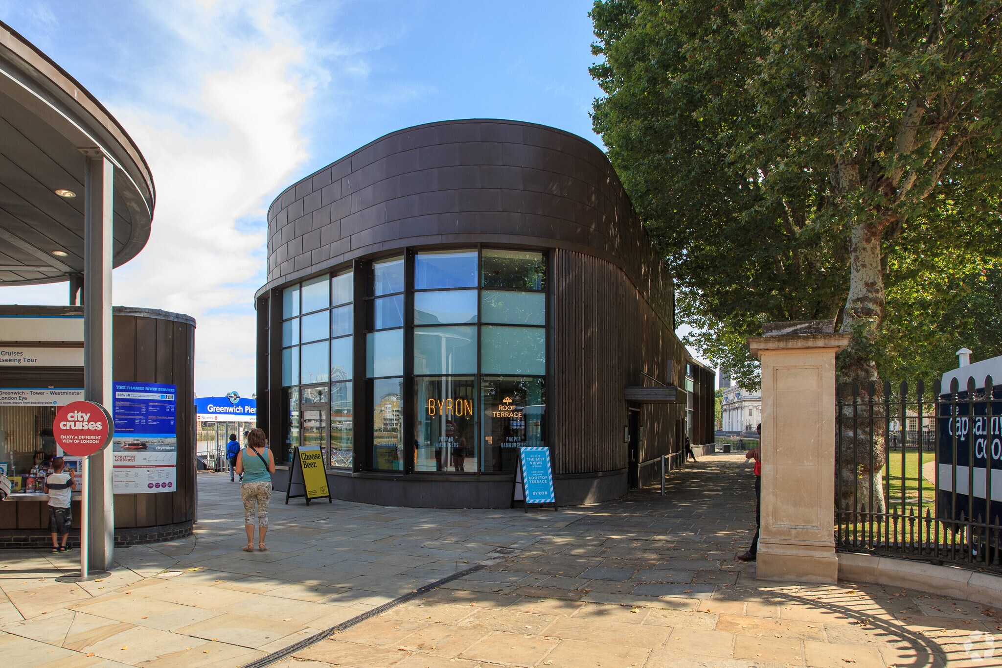 King William Walk, London for sale Primary Photo- Image 1 of 1