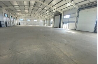 Nuffield Road, St Ives Industrial Estate, St Ives to rent Interior Photo- Image 1 of 2