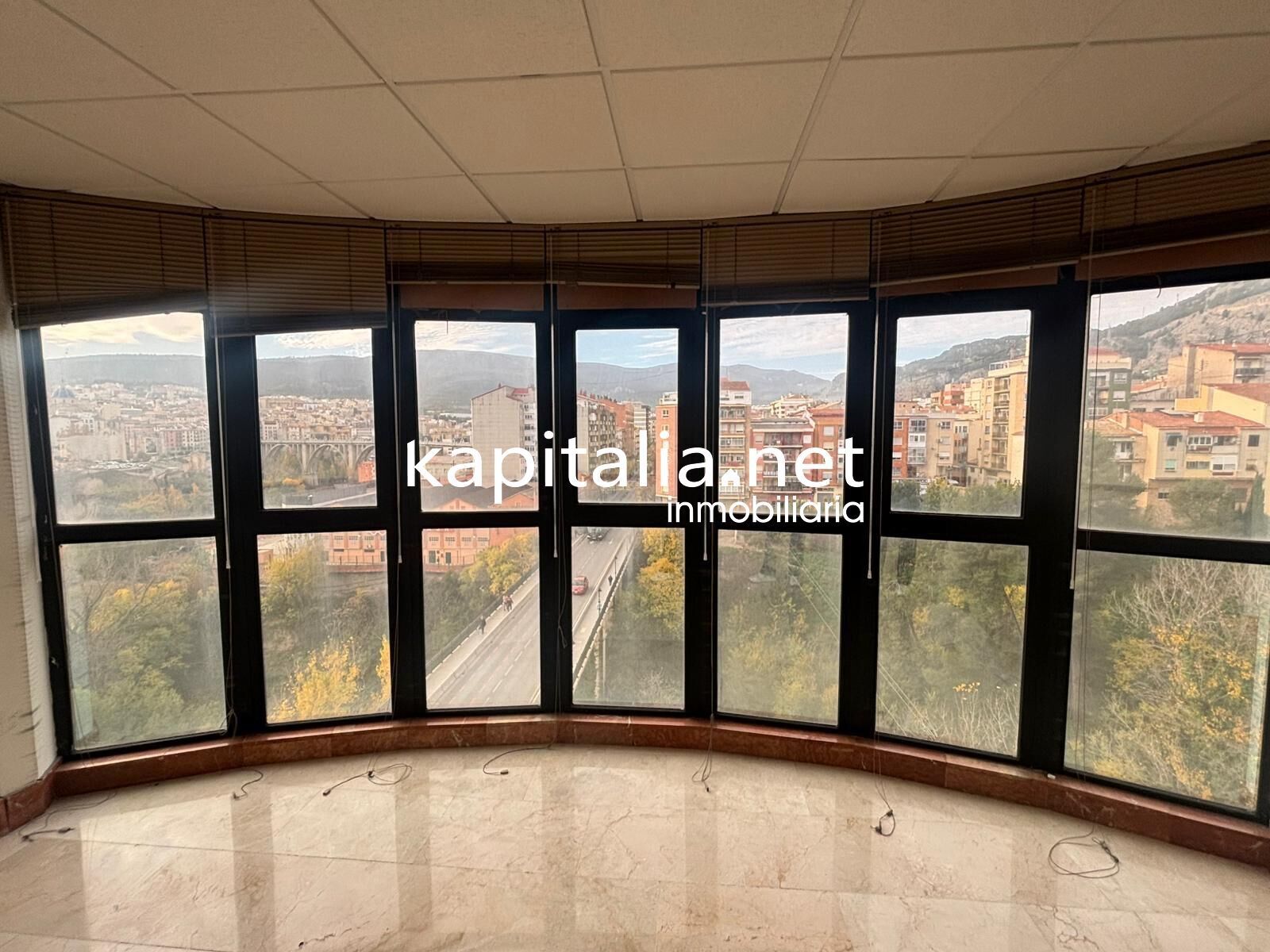 Office in Alcoy, Alicante to rent Interior Photo- Image 1 of 11
