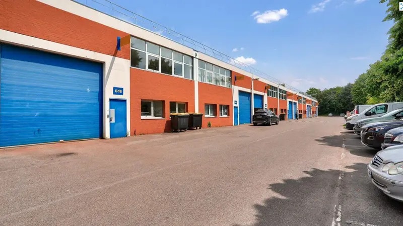 Light Industrial in SAINT-OUEN-L'AUMONE to rent Building Photo- Image 1 of 8