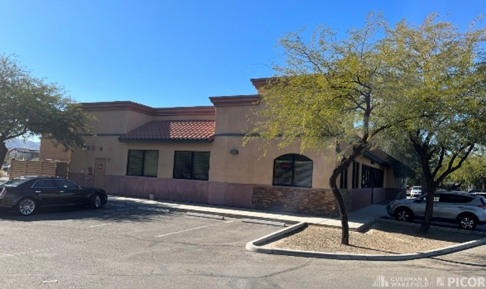 8464 N Cracker Barrel Rd, Tucson, AZ for sale - Building Photo - Image 2 of 4