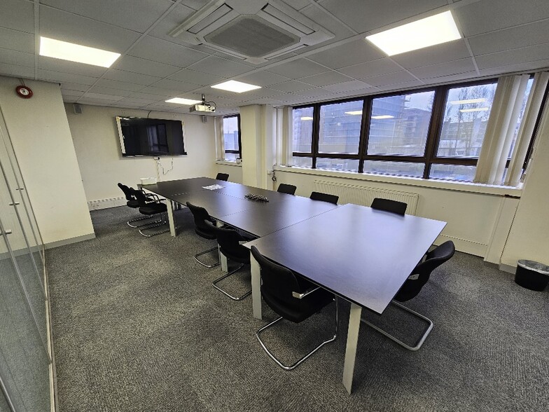 Printing House Ln, Hayes to rent - Interior Photo - Image 3 of 12