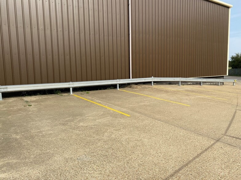Wansford Rd, Yarwell to rent - Building Photo - Image 3 of 3