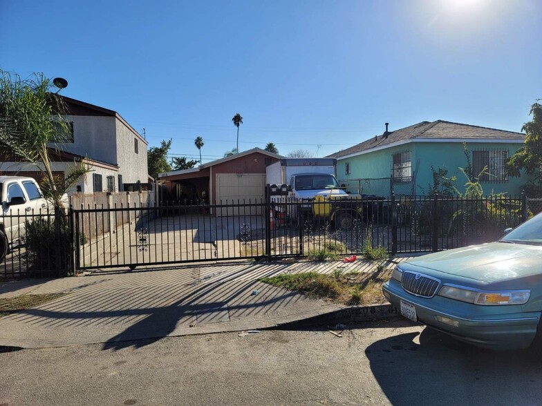 808-810 e 111th DR LOS ANGELES, Los Angeles, CA for sale - Building Photo - Image 1 of 1