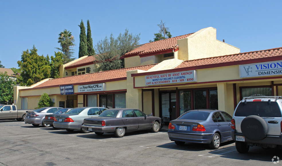 12410-12428 Burbank Blvd, Los Angeles, CA for sale - Primary Photo - Image 1 of 1