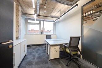 77 Renfrew St, Glasgow to rent Interior Photo- Image 2 of 14