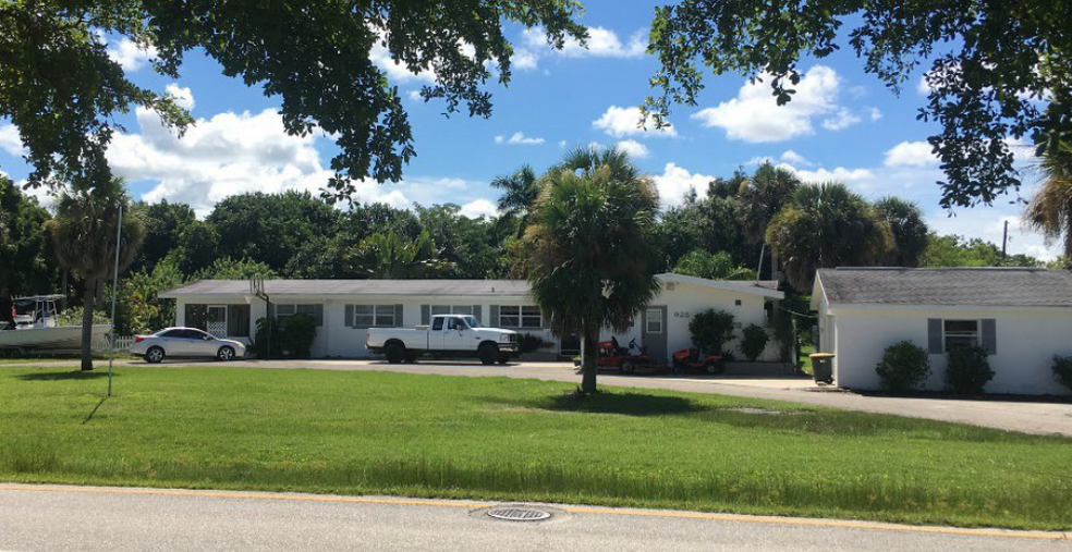 925 W Marion Ave, Punta Gorda, FL for sale - Primary Photo - Image 2 of 3