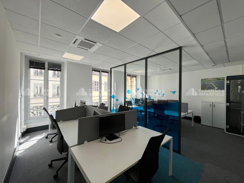 Office in Marseille to rent - Interior Photo - Image 3 of 26