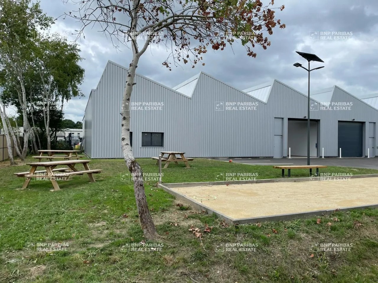 Light Industrial in Carquefou to rent Building Photo- Image 1 of 8