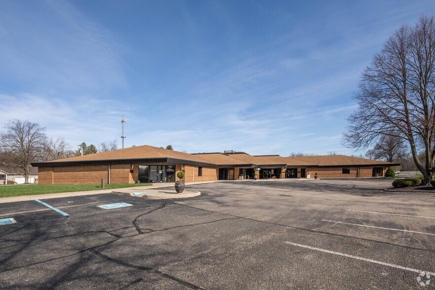 1911 N Fairfield Rd, Beavercreek, OH for rent - Primary Photo - Image 1 of 6