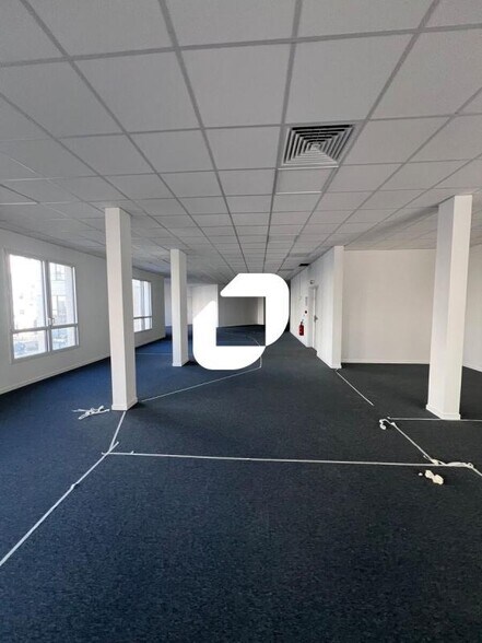 Office in Chessy for sale - Building Photo - Image 3 of 8