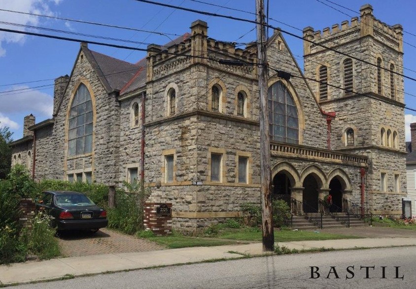 2235 Federal St Ext, Pittsburgh, PA for sale - Building Photo - Image 1 of 1