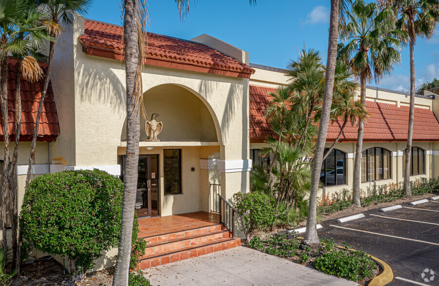 1700 N Dixie Hwy, Boca Raton, FL for rent - Building Photo - Image 1 of 23