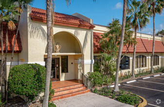 1700 N Dixie Hwy, Boca Raton, FL for rent Building Photo- Image 1 of 24