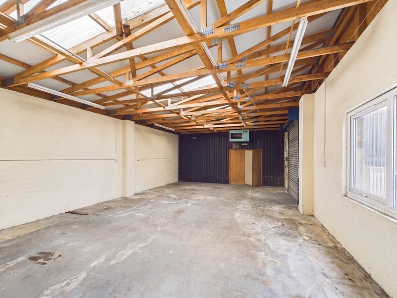 1 Chanonry Rd S, Elgin to rent - Building Photo - Image 3 of 3