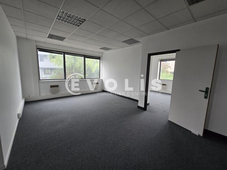 Office in Palaiseau for sale - Interior Photo - Image 3 of 8