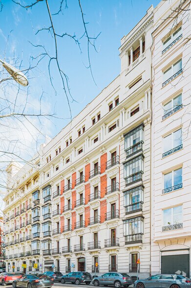 Paseo Castellana, 10, Madrid, Madrid to rent - Building Photo - Image 3 of 7
