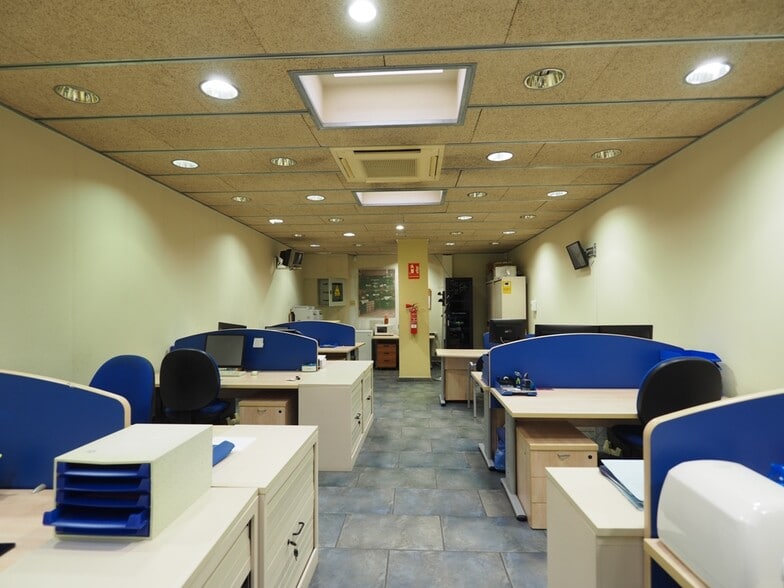 Office / Retail in Granollers, Barcelona to rent - Primary Photo - Image 1 of 2