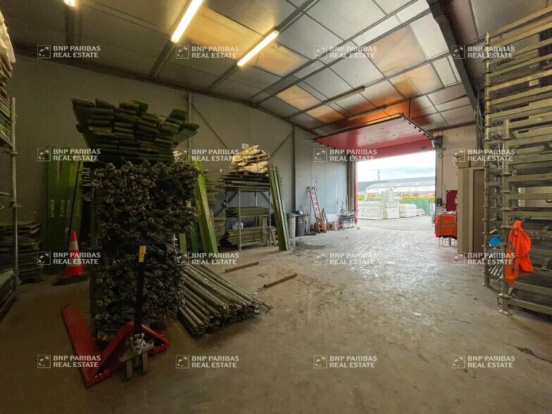 Industrial in Varennes-Jarcy for sale - Interior Photo - Image 3 of 9
