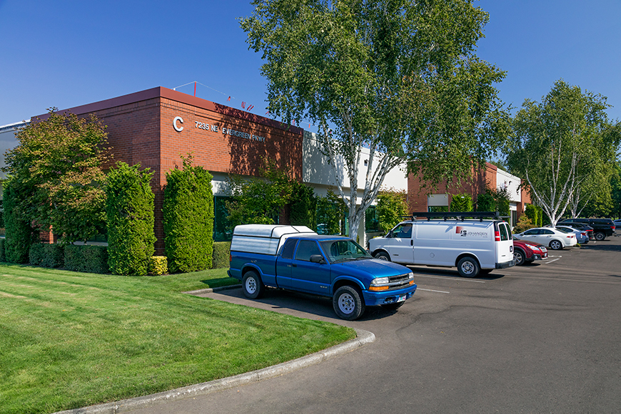 7425 NW Evergreen Pky, Hillsboro, OR for rent - Building Photo - Image 3 of 5