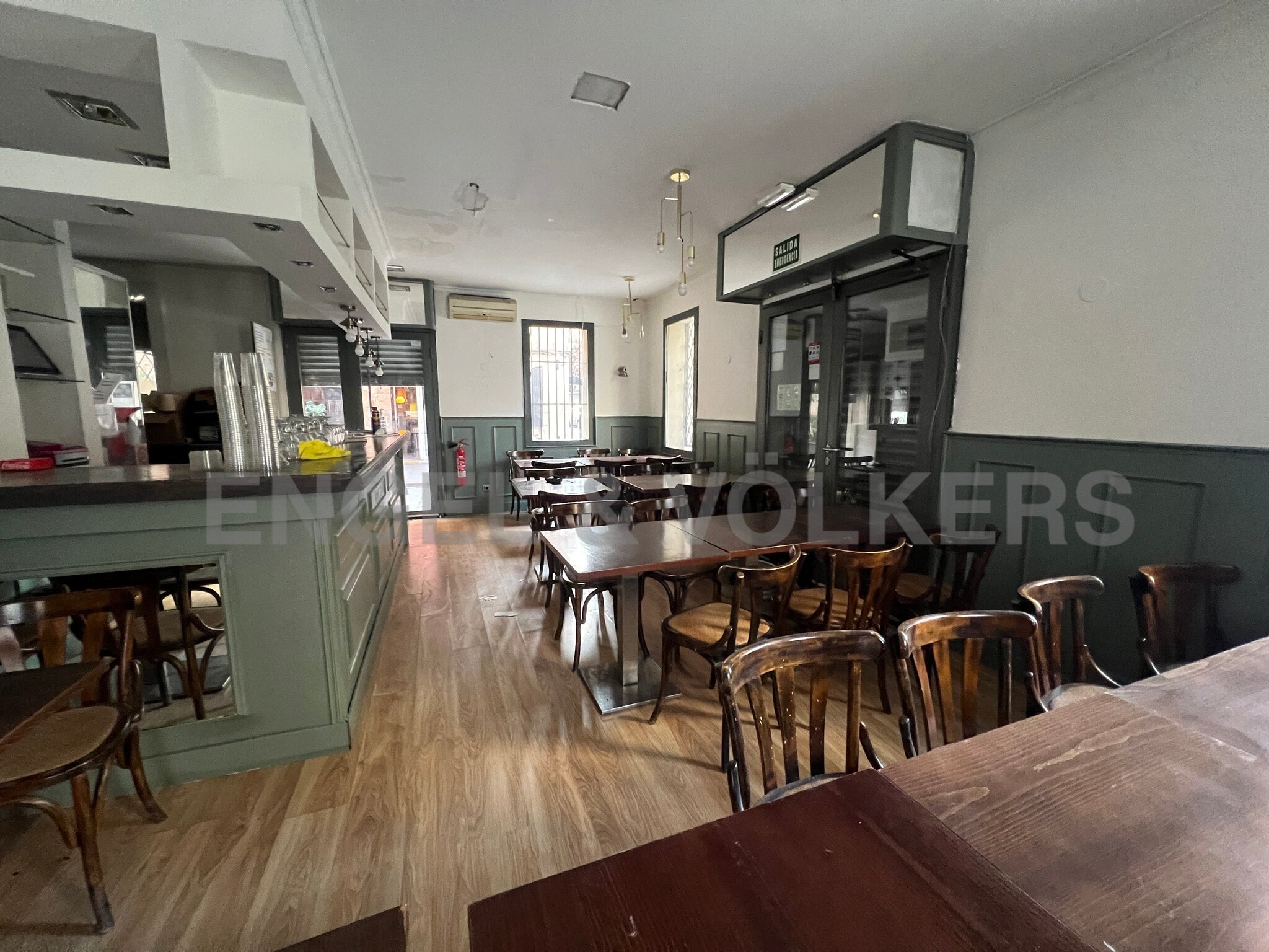Retail in Barcelona, Barcelona to rent Interior Photo- Image 1 of 5