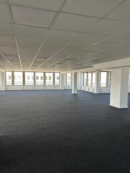 Office in Rouen to rent - Interior Photo - Image 3 of 4