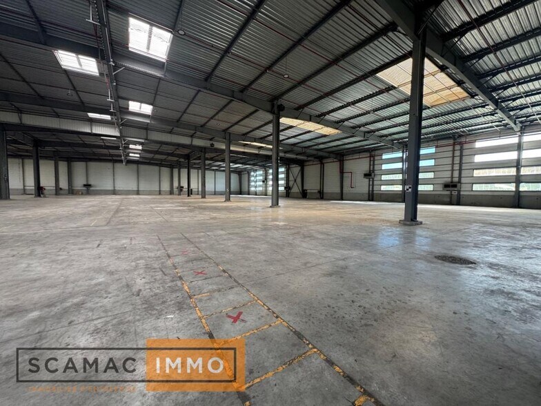 Industrial in Saint-Michel-sur-Orge to rent - Interior Photo - Image 2 of 16