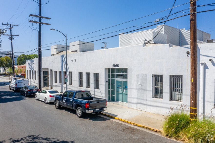 8935-8965 Washington Blvd, Culver City, CA for rent - Building Photo - Image 2 of 2