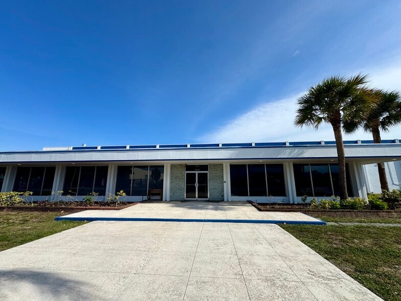 1600 Nw 165th St, Miami, FL for sale - Building Photo - Image 2 of 8