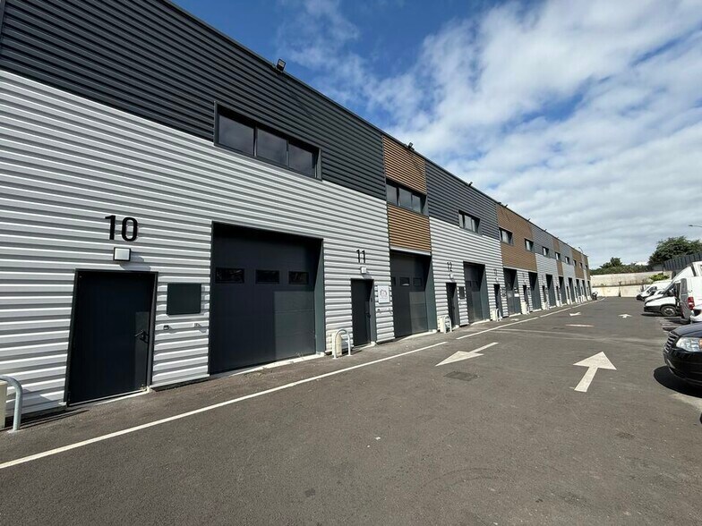 3 Rue Des Carrières, Épinay-sur-Seine to rent - Building Photo - Image 1 of 7