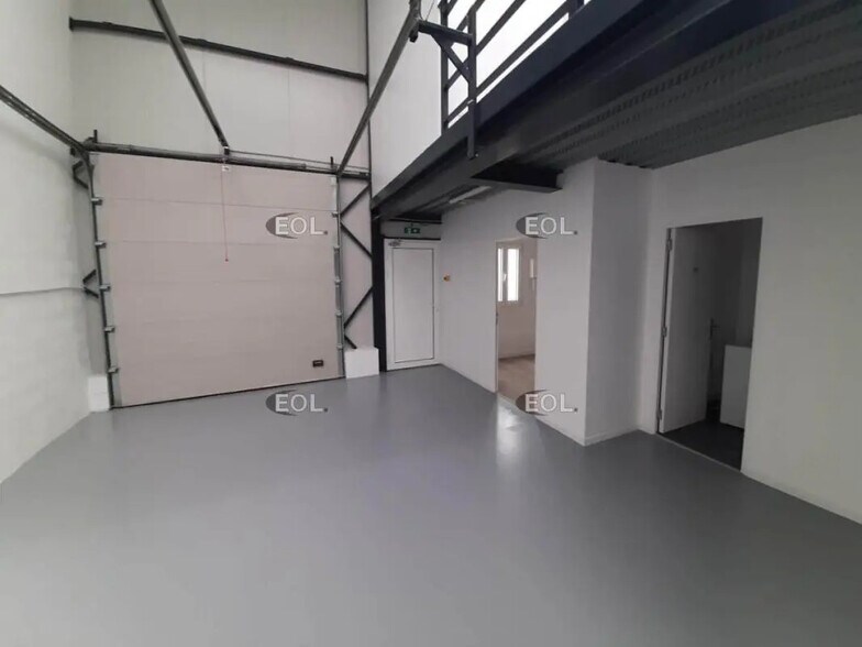 Light Industrial in Choisy-le-Roi to rent - Interior Photo - Image 3 of 9